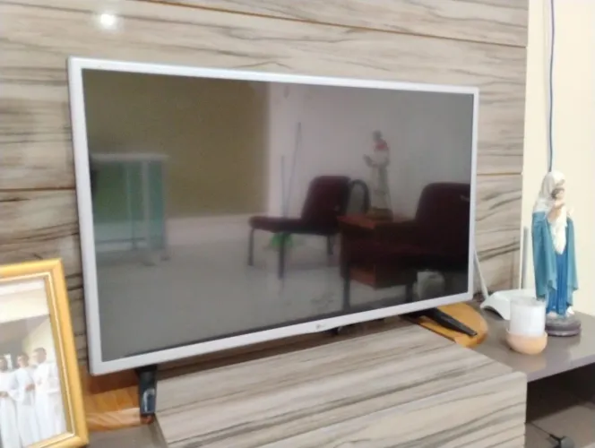 Tv LG 32 polegadas com defeito 