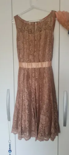 Vestido de renda elegante