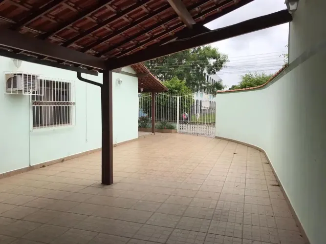 Casa c/ 02 quartos - Campo grande