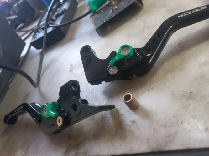 Vendo manetes esportivo Spencer da xj6