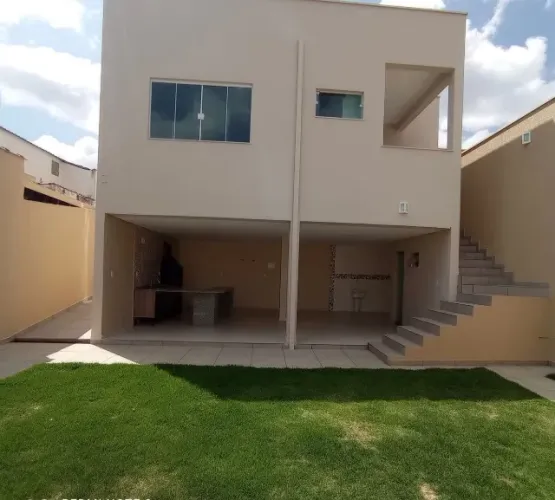 Linda casa a venda em Varginha
