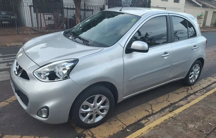 Nissan March SV 1.0 12V Flex 5P 2016