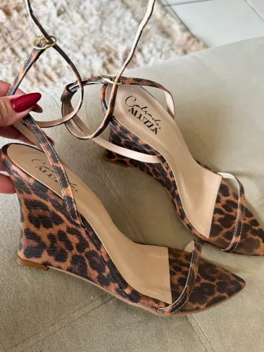 VENDO Sandália Anabela Animal Print/ Onça N 37