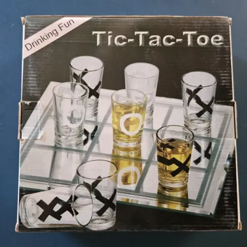 Jogo da Velha com copinhos para drink