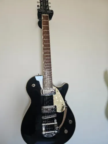 Guitarra Gretsch com ponte bigsby