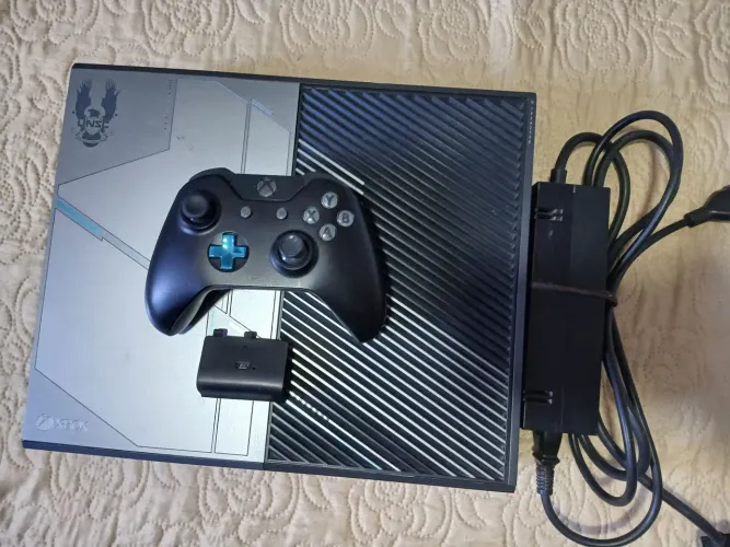 Vendo ou troco Xbox one versão hello 