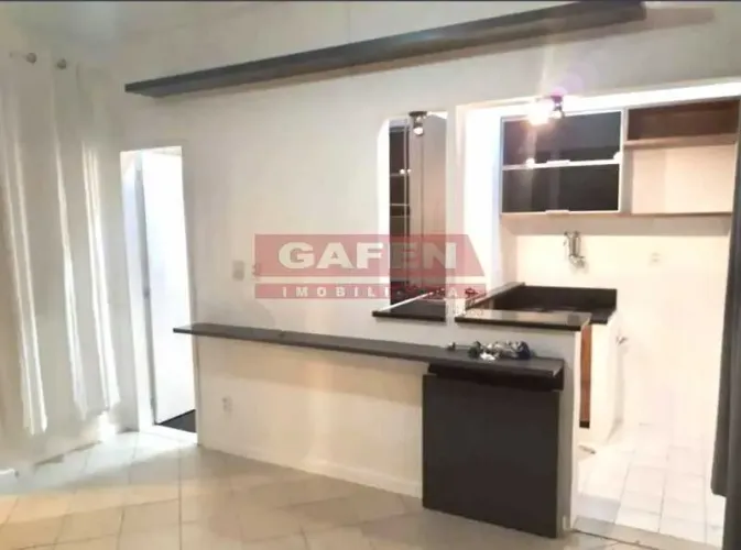 Apartamento reformado para alugar no Leblon - Rua Carlos Gois