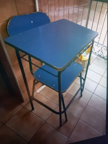 Conjunto Mesa e Cadeira Azul para Crianças