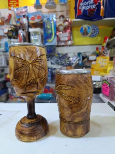 Taça e copo com madeira e alumínio 