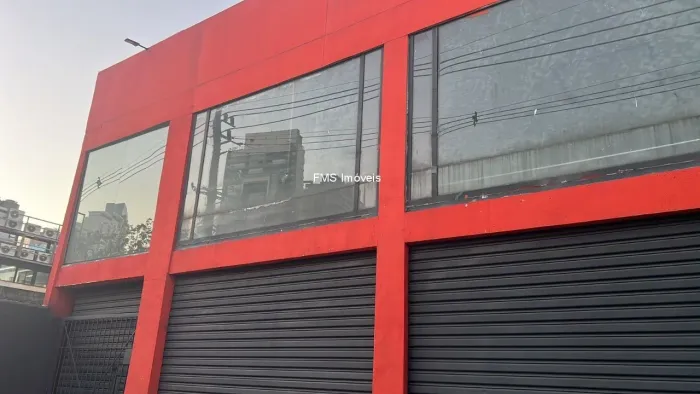 Loja Comercial de Alto Padrão na Vila Olímpia: 260m², 1 Sala, 3 Banheiros, 4 Vagas de Gara