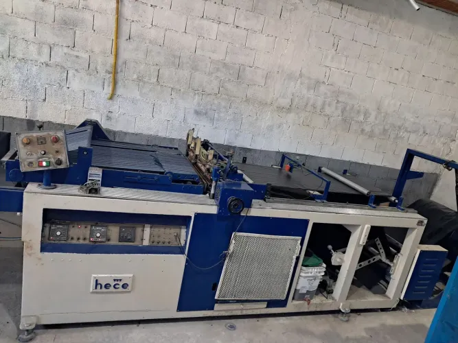 Vende-se máquina de corte e solda 