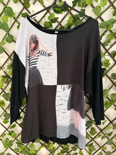 Blusa preta e branca