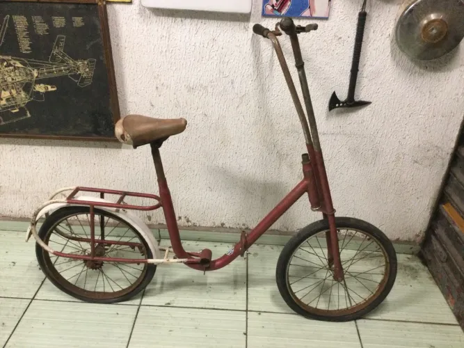 Bicicleta antiga Caloi berlineta dobrável