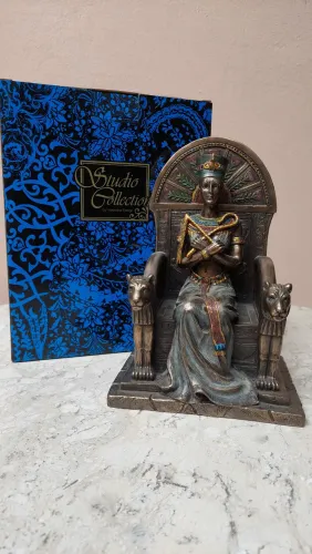 Estátua/Escultura Egípcia Nefertiti - Coleção Studio Veronese