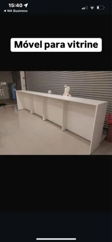 Móvel branco para vitrine