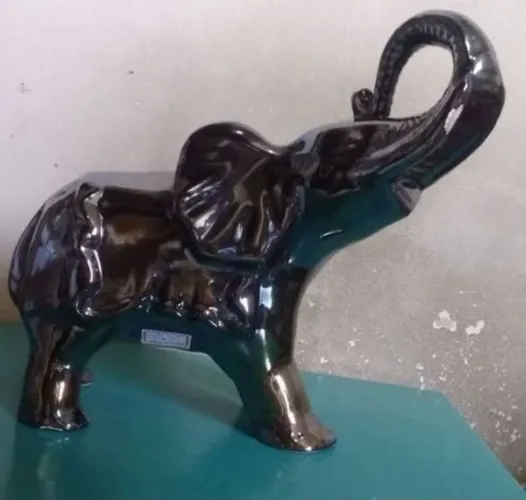 Eletante preto de cerâmica