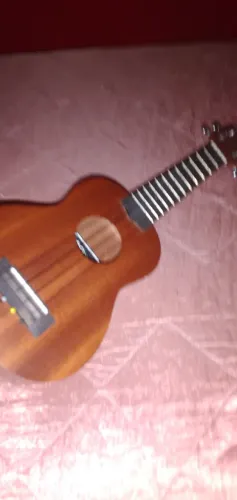 UKULELE