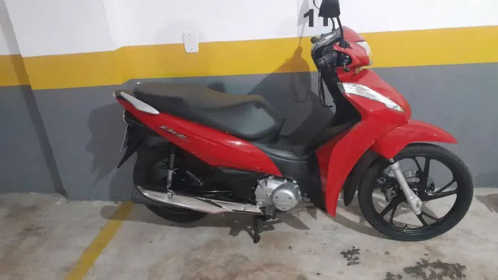 Vendo biz 125 sou segundo dono só venda pix ted mando um capacete novo junto