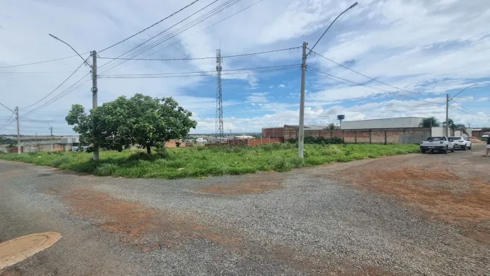 Lote de 360m2 no Bairro Rio das Pedras 