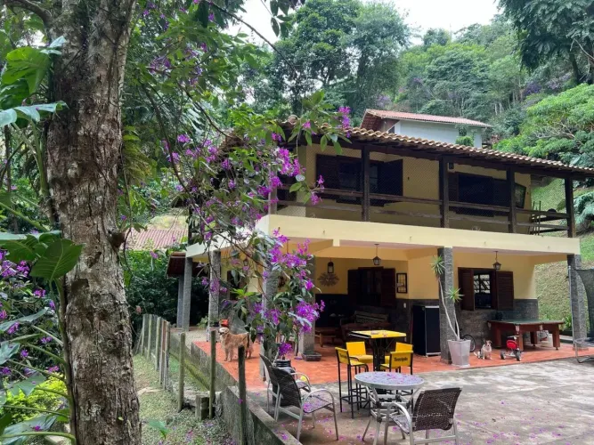 Casa em Condomínio para Venda em Petrópolis, Itaipava, 3 dormitórios, 2 banheiros, 2 vagas
