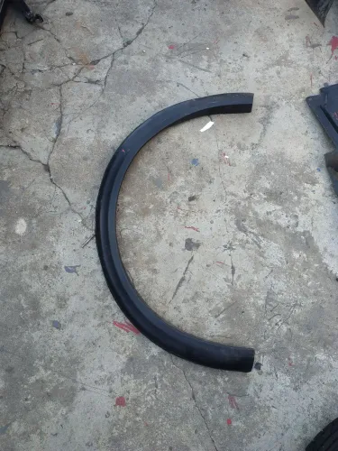 Moldura paralama argo dianteira direita 