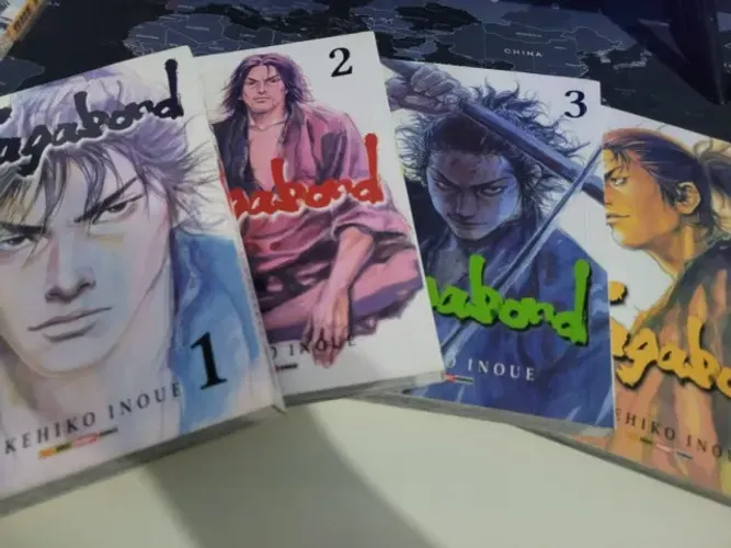 Mangá Vagabond vol. 1 ao 10 , Com pôster incluso.
