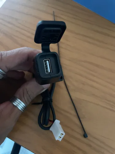 Carregador de celular para moto usb