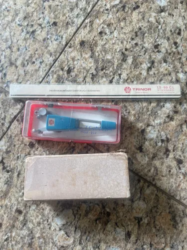 Aranha Para desenho e régua marca Trinor