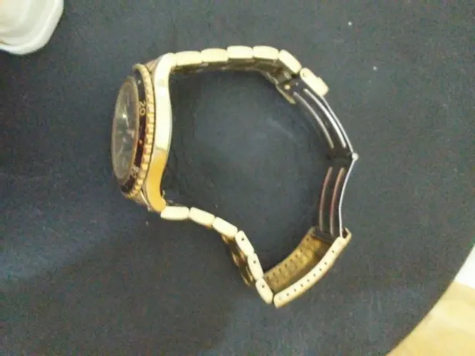 Relógio timex dourado 