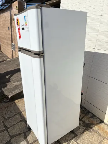Geladeira 277 Litros Cycle Defrost Inverter RCD34 Pro Esmaltec