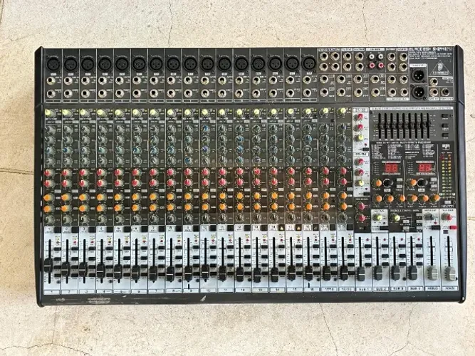 Mesa Behringer Eurodesk SX2442FX 24 Canais + Case