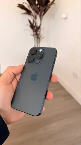 iPhone 15 pro 128gb azul 
