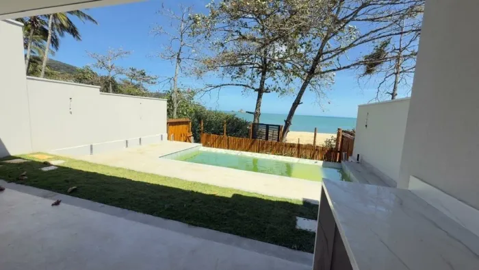 ? Casa de Alto Padrão em Condomínio Pé na Areia ? Toque Toque Pequeno