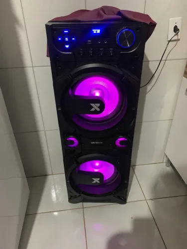 Caixa de som lenoxx 1500w de potência, Bluetooth, USB, Cartão SD e Rádio FM.