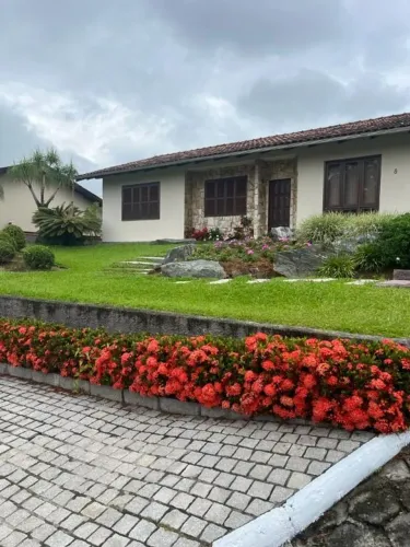 Casa condomínio em Joinville, Glória