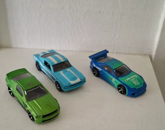 Hotwheels  usados ( Toyota  Supra, Ford Mustang, Mustang 65)