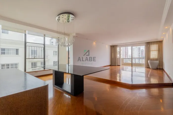 Apartamento para venda em Campo Belo com 3 quartos, sendo 1 suíte, 236m²