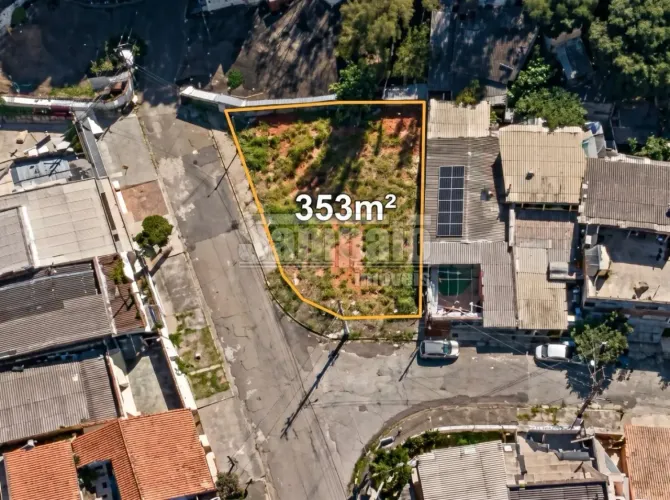 Terreno Residencial / Comercial em Santíssimo com 353m²