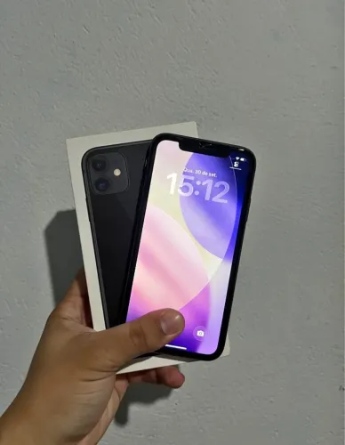 iPhone 11 128 gb . Com todos os acessórios funcionando perfeitamente.