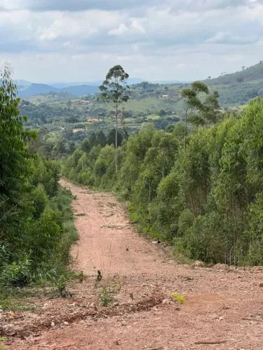 Terreno de 1.000m² para lazer e moradia em Mairinque