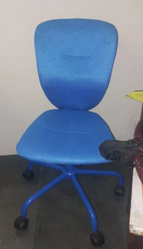 Duas cadeiras escritório