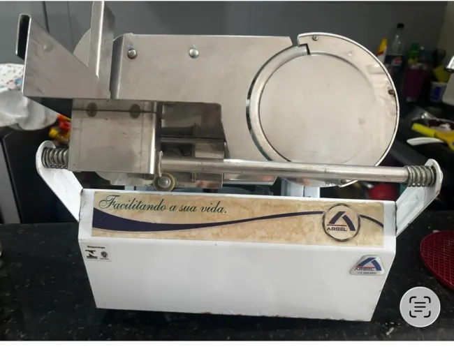 Fatiador de Frios Semiautomático Arbel - Seminovo / Pouquíssimo Uso