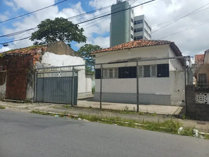 Alugo casa no centro da cidade