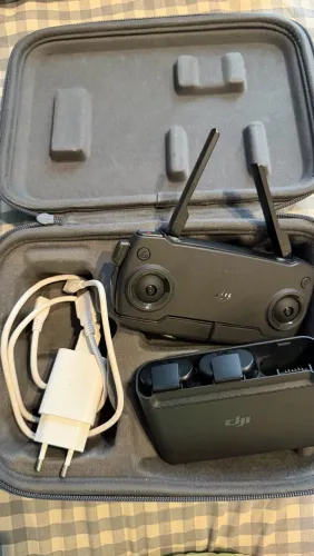 Kit DJI Mavic Mini - Controle + 2 Baterias + Hub + Case