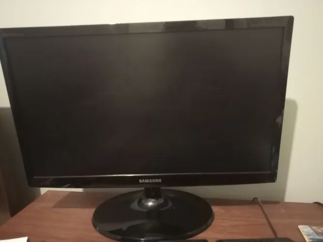 Vendo um monitor para PC 