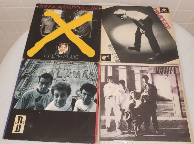 Discos de vinil dos Paralamas do Sucesso e Kid Abelha 