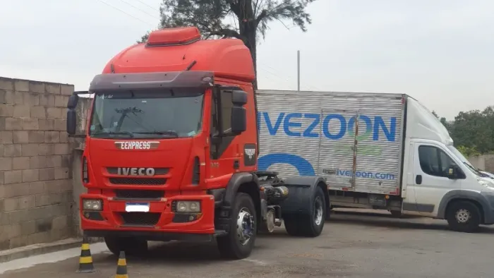IVECO CURSOR 330 2010/2011 - 4X2 | LEITO TETO ALTO | SEM ARLA | PRONTO PRA TRABALHAR