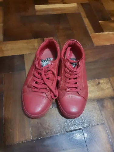 Tênis Cavalera couro 36