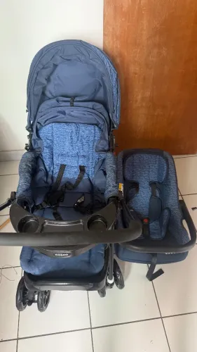 Carrinho de bebê com cadeirinha Novo (só usei o bebê conforto pouquíssimas vezes)