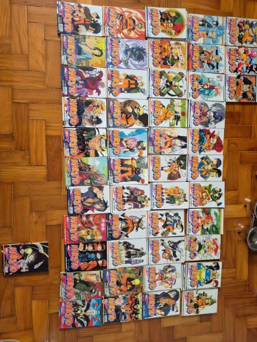 Coleção de mangá naruto original.
